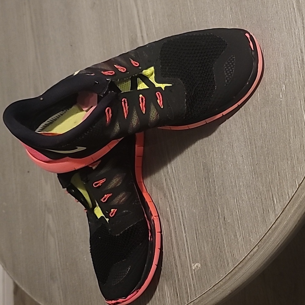 Nike Women's Athletic Shoes Size 8.5